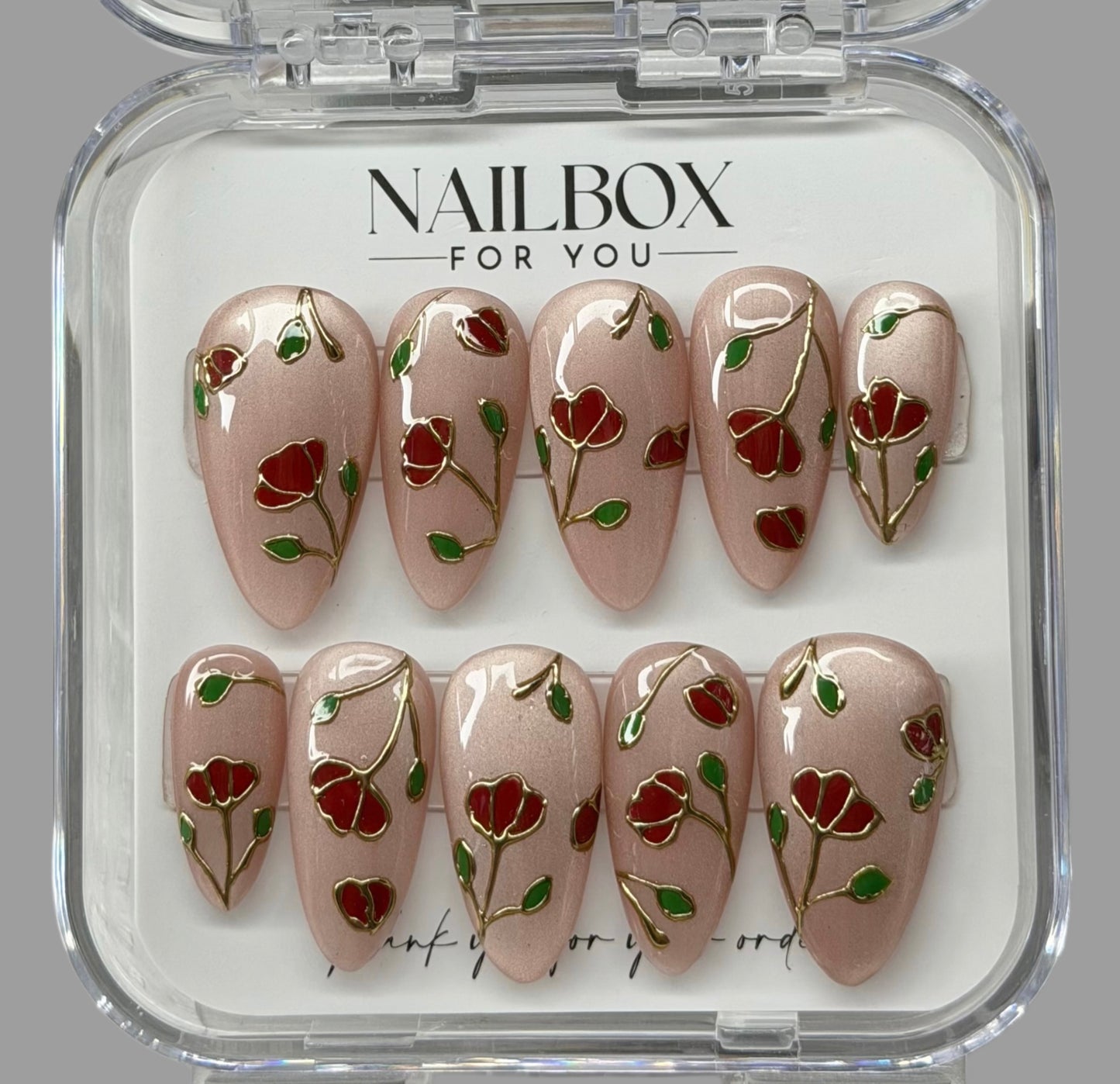 Nail art set with floral design