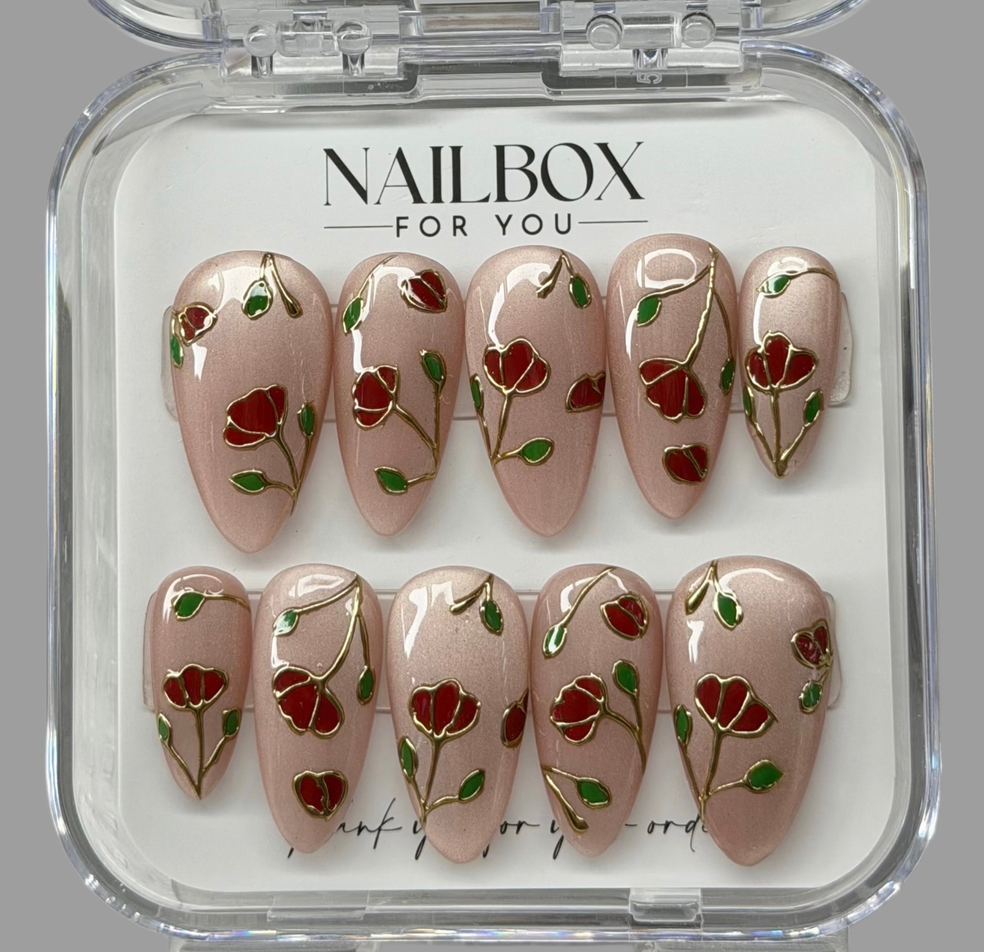 Nail art set with floral design